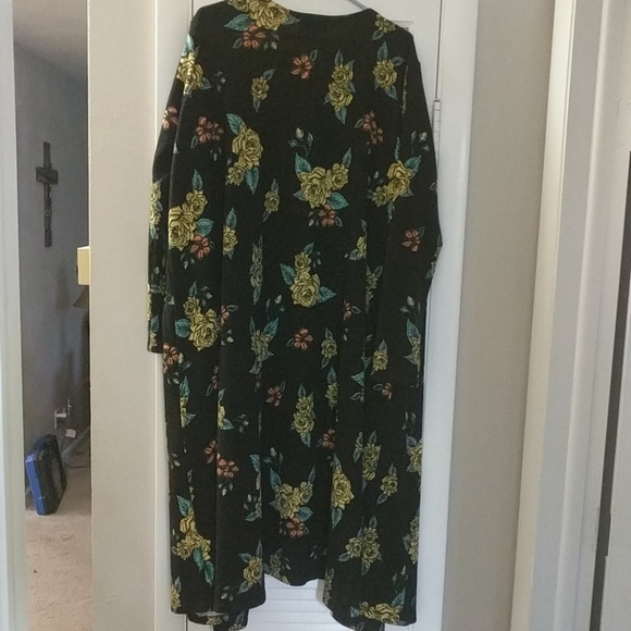 Sarah lularoe - Picture 3 of 4